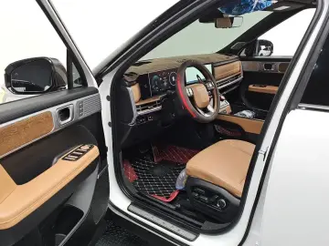 2023 Hyundai Santa Fe с пробегом 14 400 км
