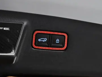 2023 Hyundai Santa Fe с пробегом 14 400 км