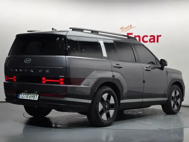 2025 Hyundai Santa Fe с пробегом 24 685 км