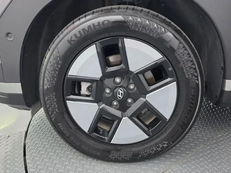 2025 Hyundai Santa Fe с пробегом 24 685 км
