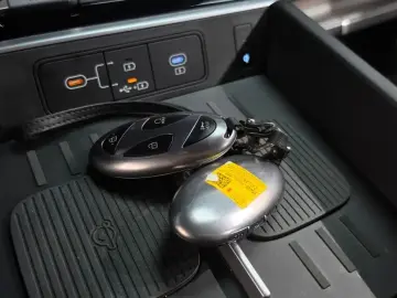 2025 Hyundai Santa Fe с пробегом 24 685 км