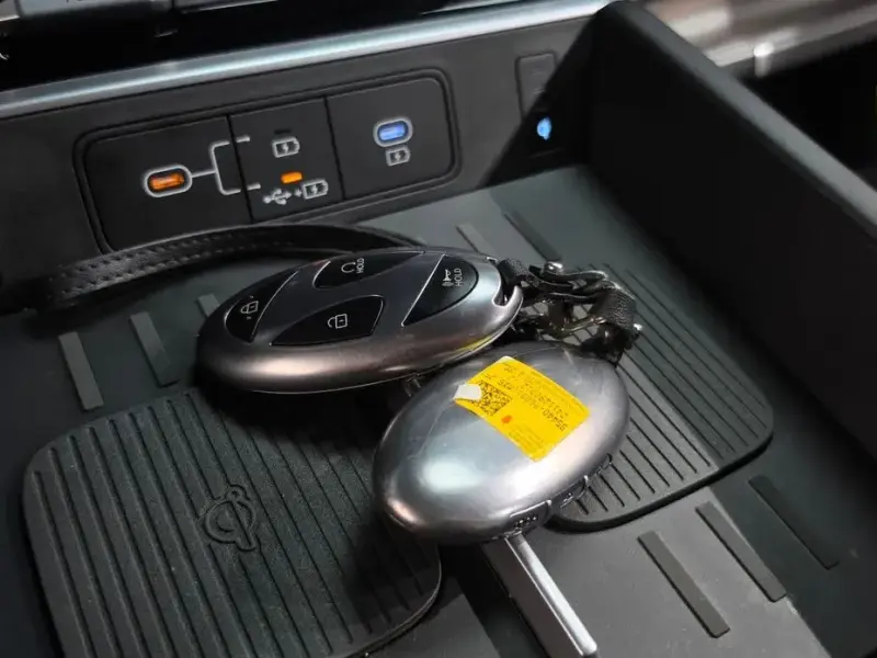 2025 Hyundai Santa Fe с пробегом 24 685 км