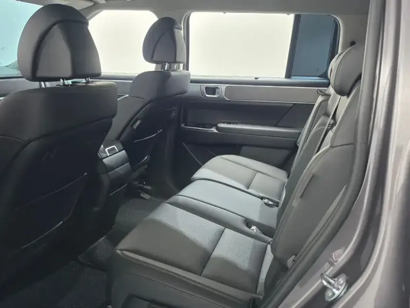 2025 Hyundai Santa Fe с пробегом 24 685 км
