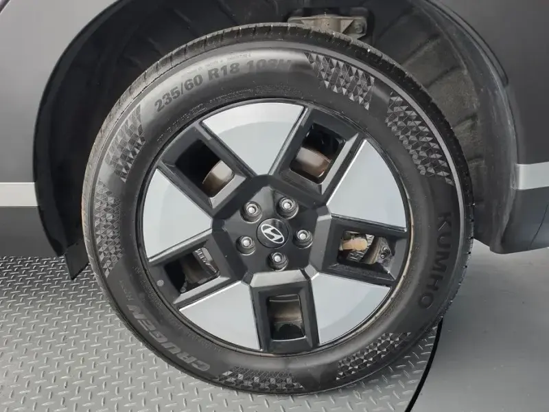 2025 Hyundai Santa Fe с пробегом 24 685 км