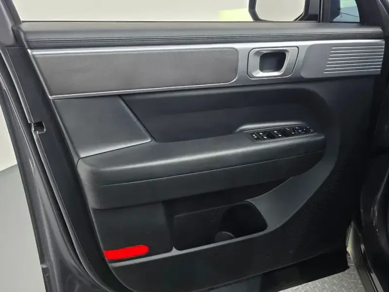 2025 Hyundai Santa Fe с пробегом 24 685 км