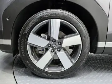 2025 Hyundai Santa Fe с пробегом 12 689 км