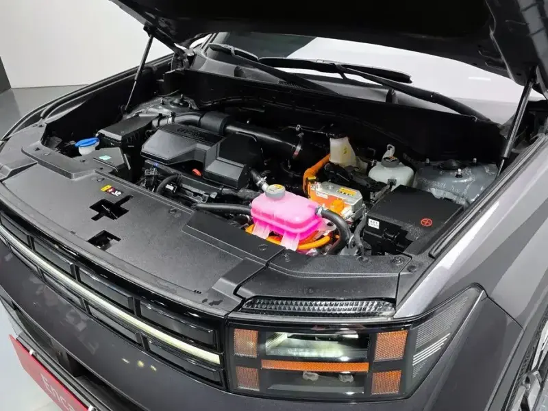 2025 Hyundai Santa Fe с пробегом 12 689 км