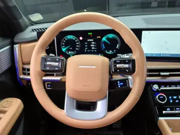 2025 Hyundai Santa Fe с пробегом 12 689 км