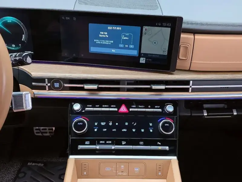 2025 Hyundai Santa Fe с пробегом 12 689 км