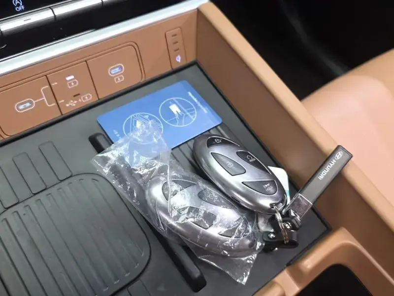 2025 Hyundai Santa Fe с пробегом 37 350 км