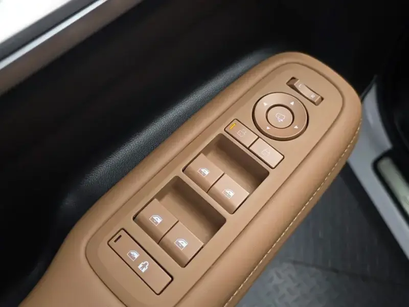2025 Hyundai Santa Fe с пробегом 37 350 км