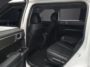 2025 Hyundai Santa Fe с пробегом 7 682 км