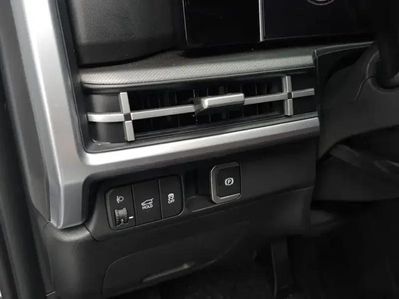 2025 Hyundai Santa Fe с пробегом 7 682 км