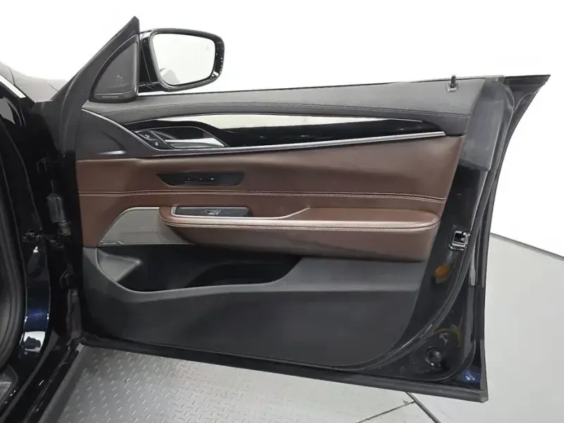 2021 BMW 6 серии с пробегом 103 677 км