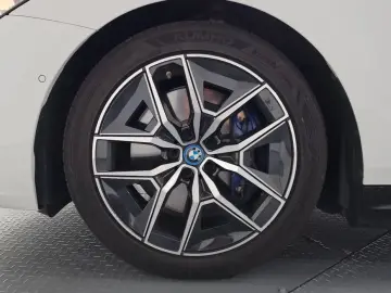 2024 BMW i5 с пробегом 85 812 км