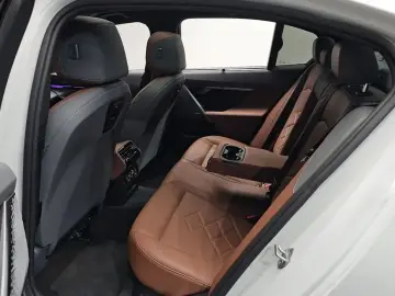2024 BMW i5 с пробегом 85 812 км