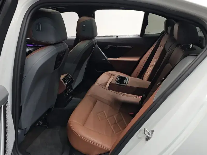2024 BMW i5 с пробегом 85 812 км