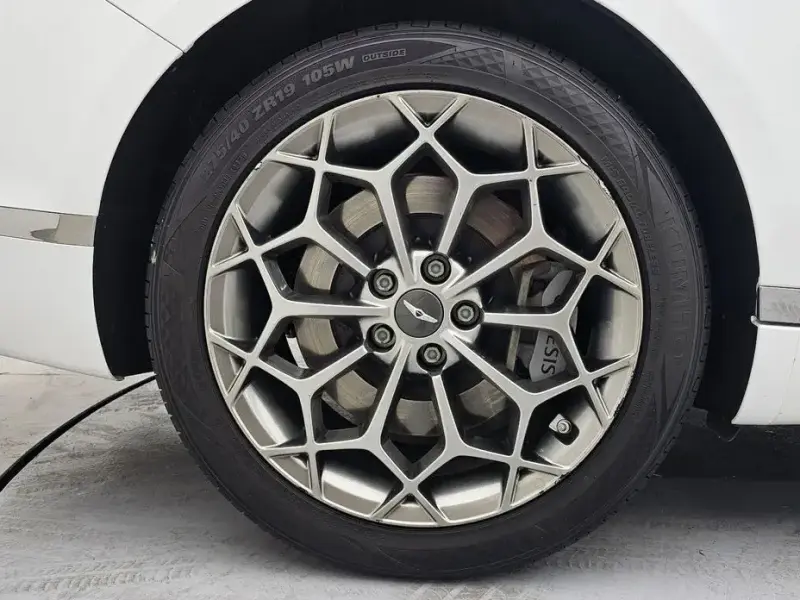 2023 Genesis G80 с пробегом 36 440 км