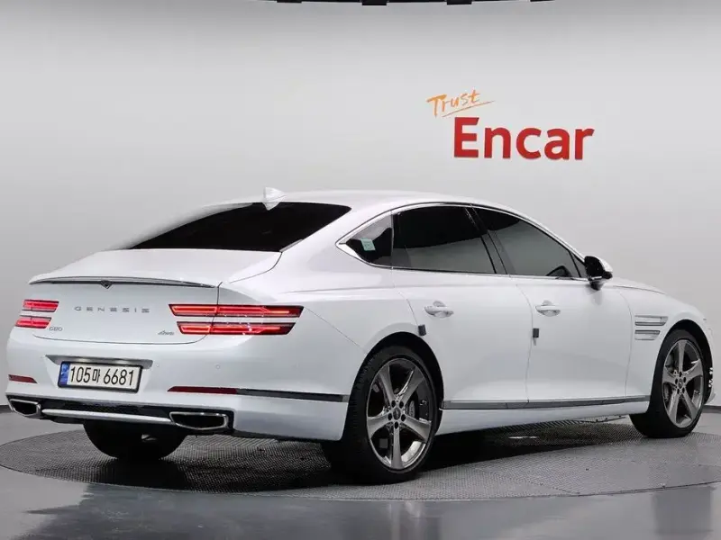 2023 Genesis G80 с пробегом 14 507 км