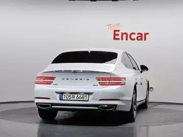 2023 Genesis G80 с пробегом 14 507 км