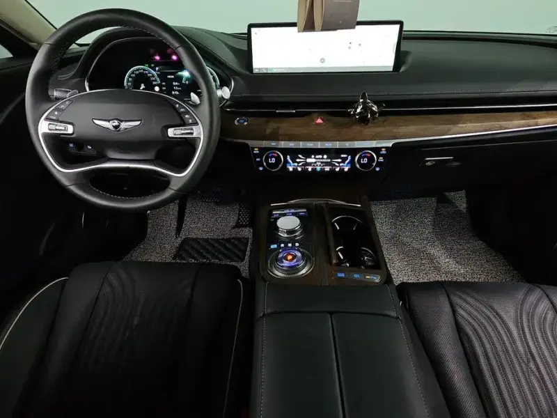 2023 Genesis G80 с пробегом 14 507 км