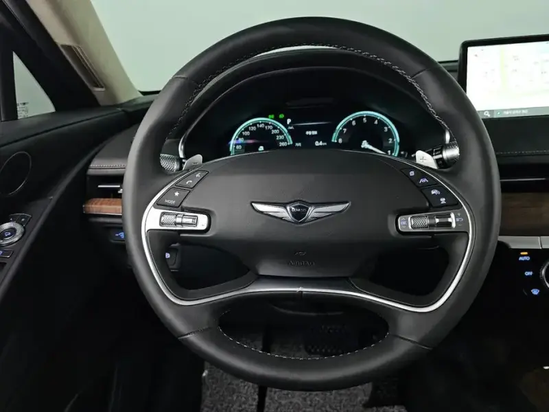 2023 Genesis G80 с пробегом 14 507 км