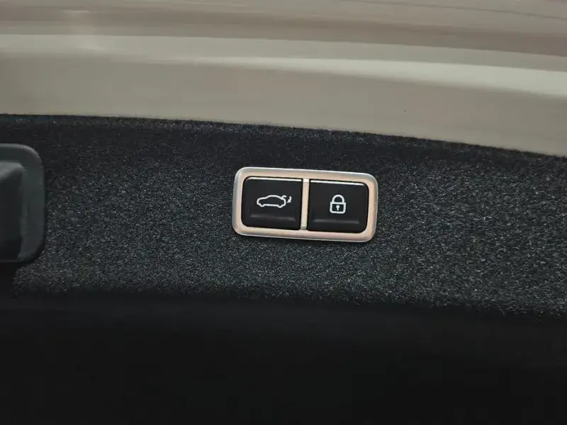 2023 Genesis G80 с пробегом 14 507 км