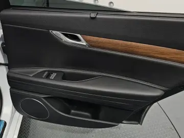 2023 Genesis G80 с пробегом 14 507 км