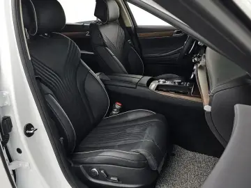 2023 Genesis G80 с пробегом 14 507 км