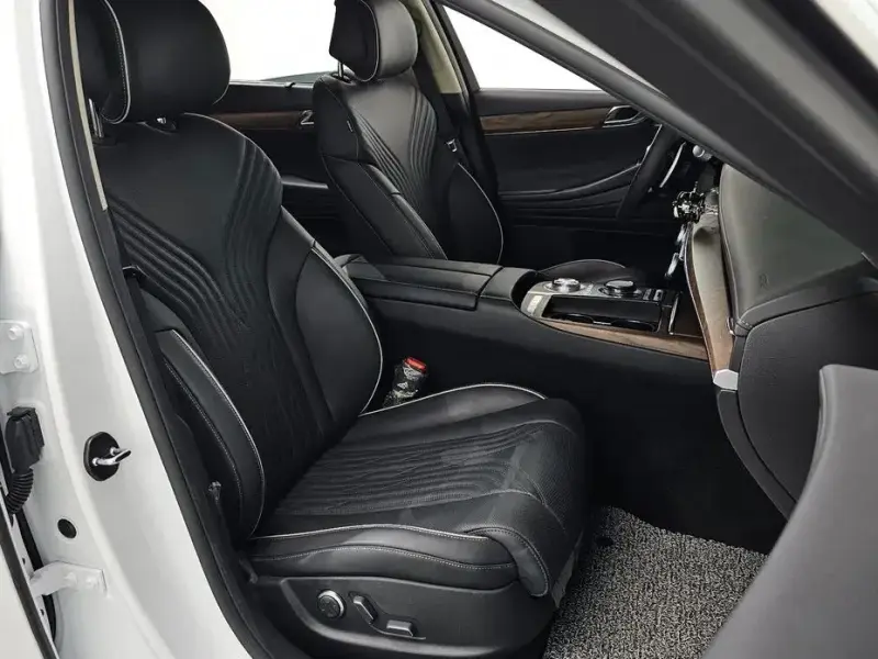 2023 Genesis G80 с пробегом 14 507 км