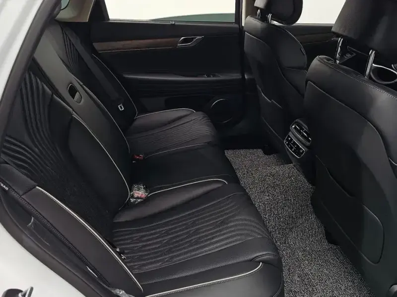 2023 Genesis G80 с пробегом 14 507 км