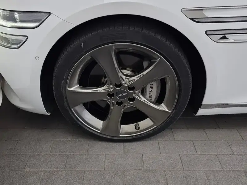 2023 Genesis G80 с пробегом 72 099 км