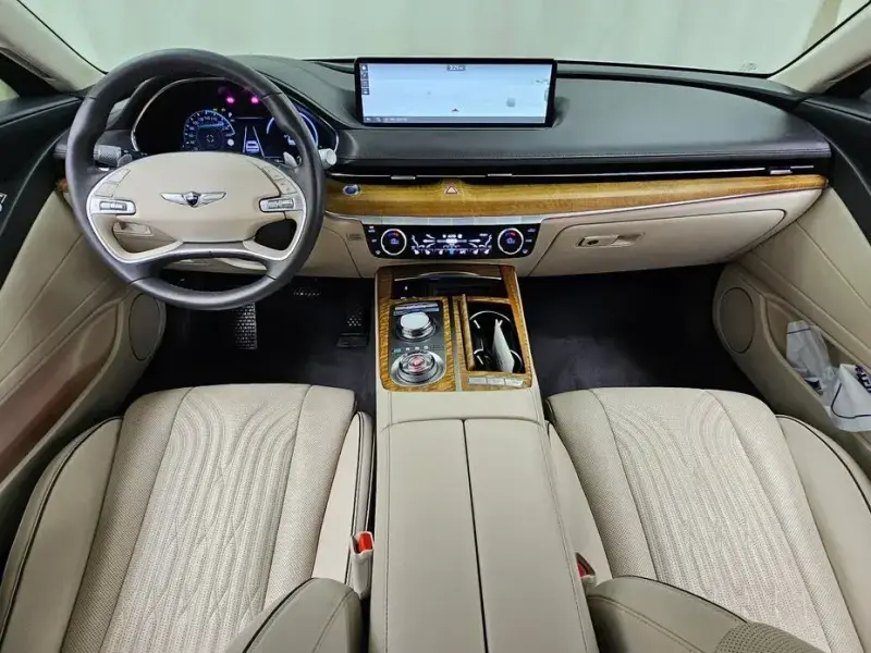 2023 Genesis G80 с пробегом 72 099 км