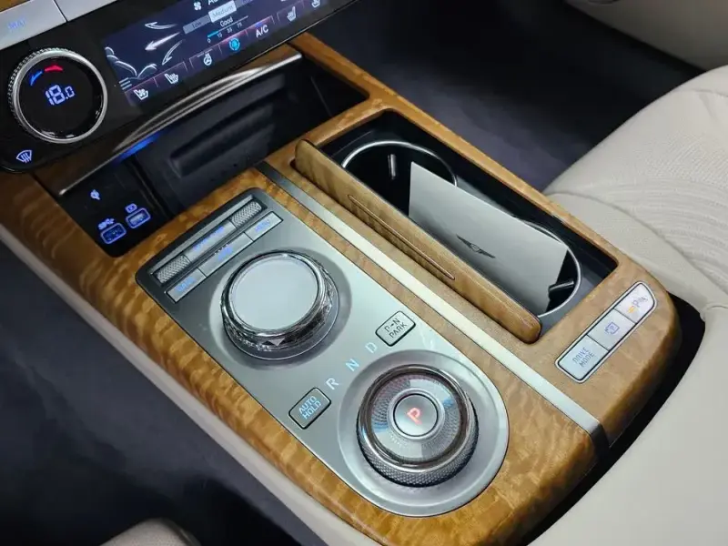 2023 Genesis G80 с пробегом 72 099 км