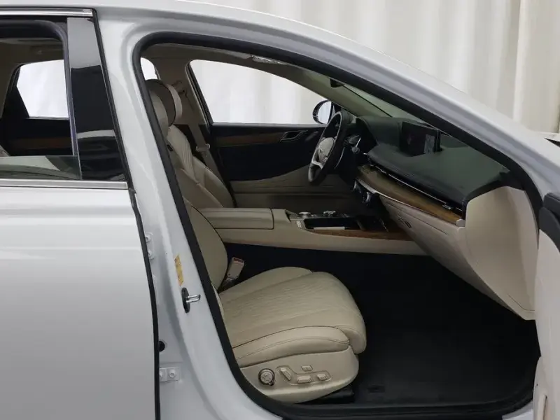 2023 Genesis G80 с пробегом 72 099 км