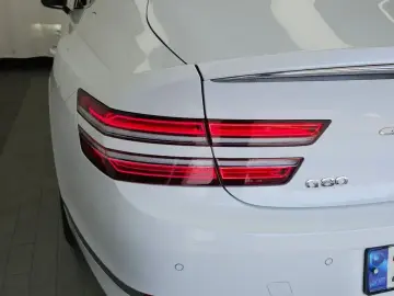 2023 Genesis G80 с пробегом 72 099 км