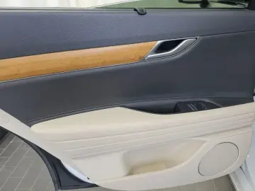 2023 Genesis G80 с пробегом 72 099 км
