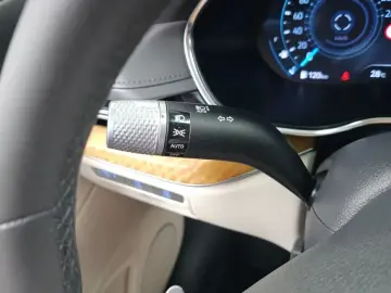 2023 Genesis G80 с пробегом 72 099 км