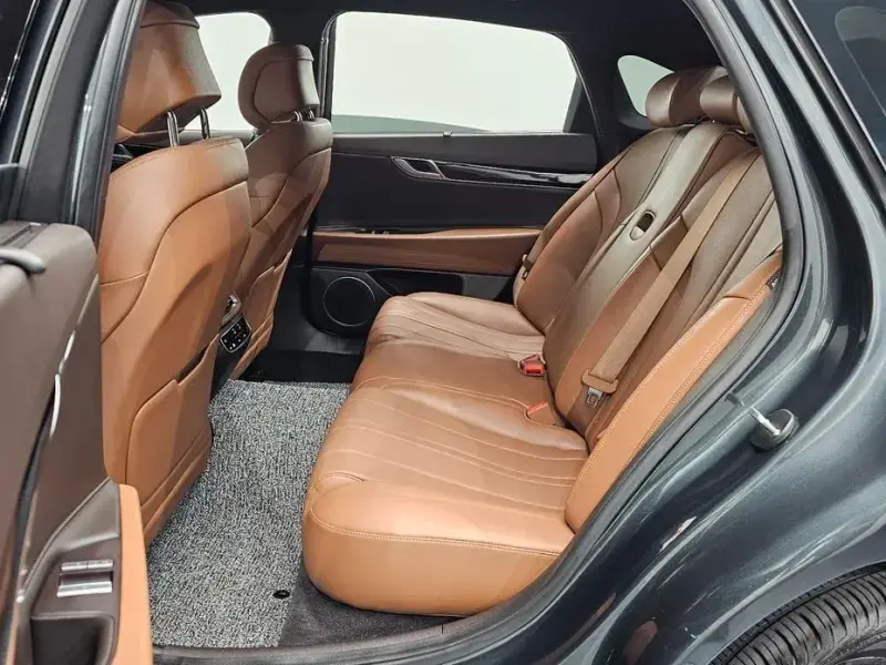 2023 Genesis G80 с пробегом 41 563 км