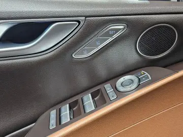 2023 Genesis G80 с пробегом 41 563 км