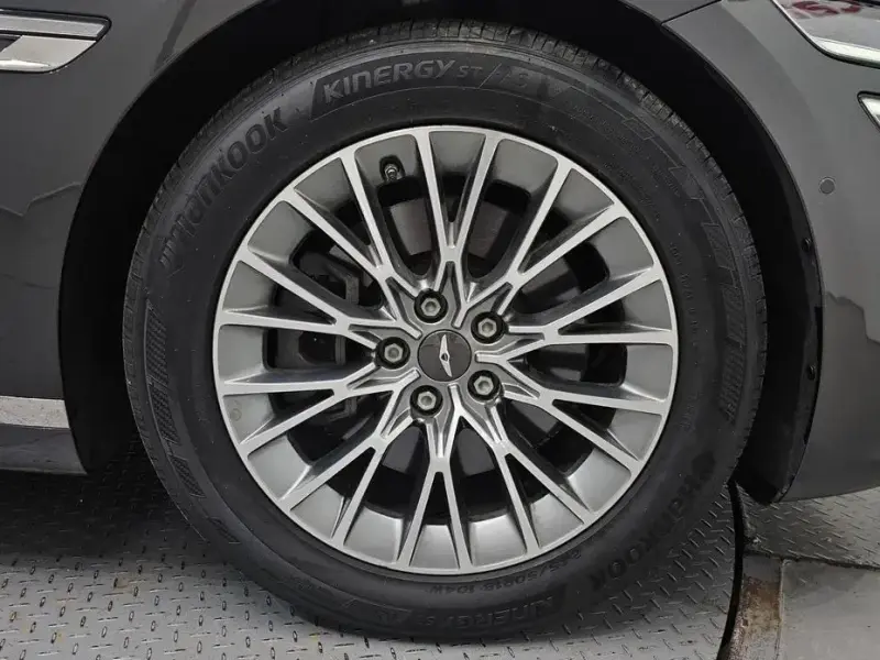 2023 Genesis G80 с пробегом 56 499 км