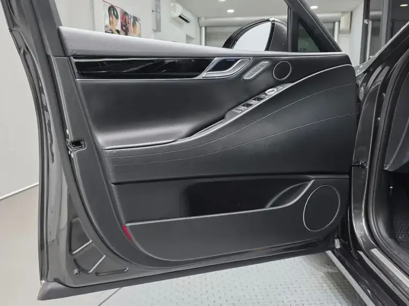 2023 Genesis G80 с пробегом 56 499 км
