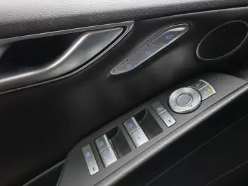 2023 Genesis G80 с пробегом 56 499 км