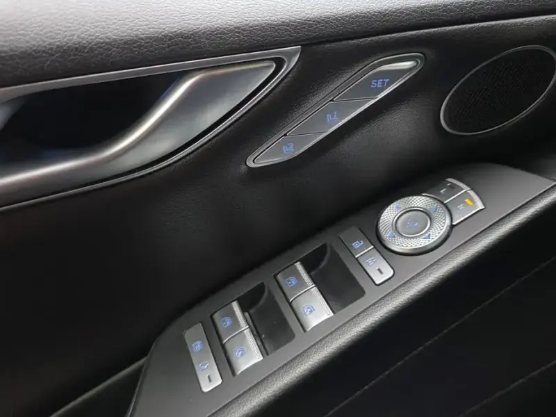 2023 Genesis G80 с пробегом 56 499 км