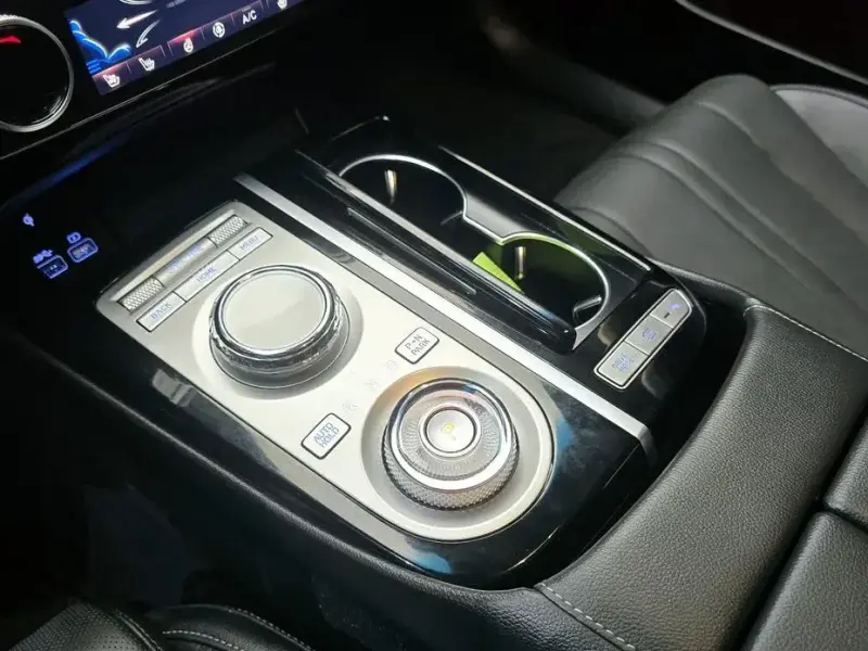 2023 Genesis G80 с пробегом 42 548 км
