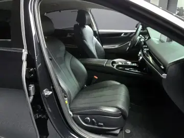 2023 Genesis G80 с пробегом 42 548 км