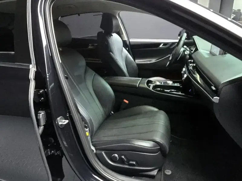 2023 Genesis G80 с пробегом 42 548 км