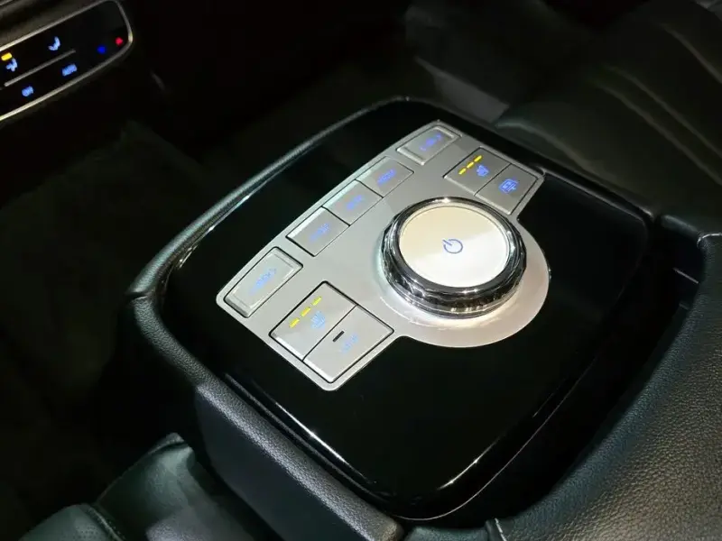2023 Genesis G80 с пробегом 42 548 км