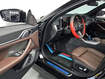 2022 BMW i4 с пробегом 16 500 км