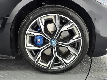 2022 BMW i4 с пробегом 16 500 км
